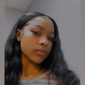 Meet your Posher, Mia